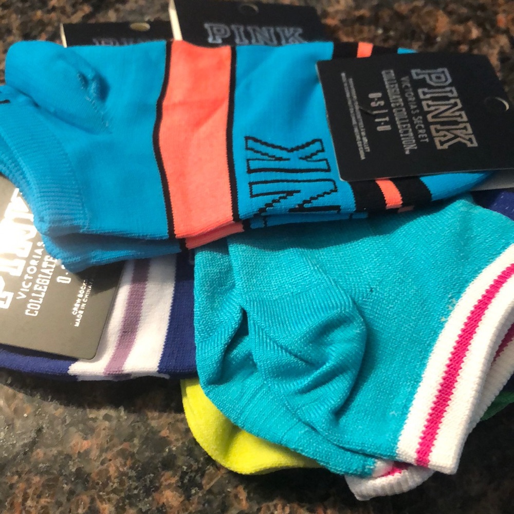 BNWT 🆕VS Pink Collegiate Collection - Picture 6 of 8